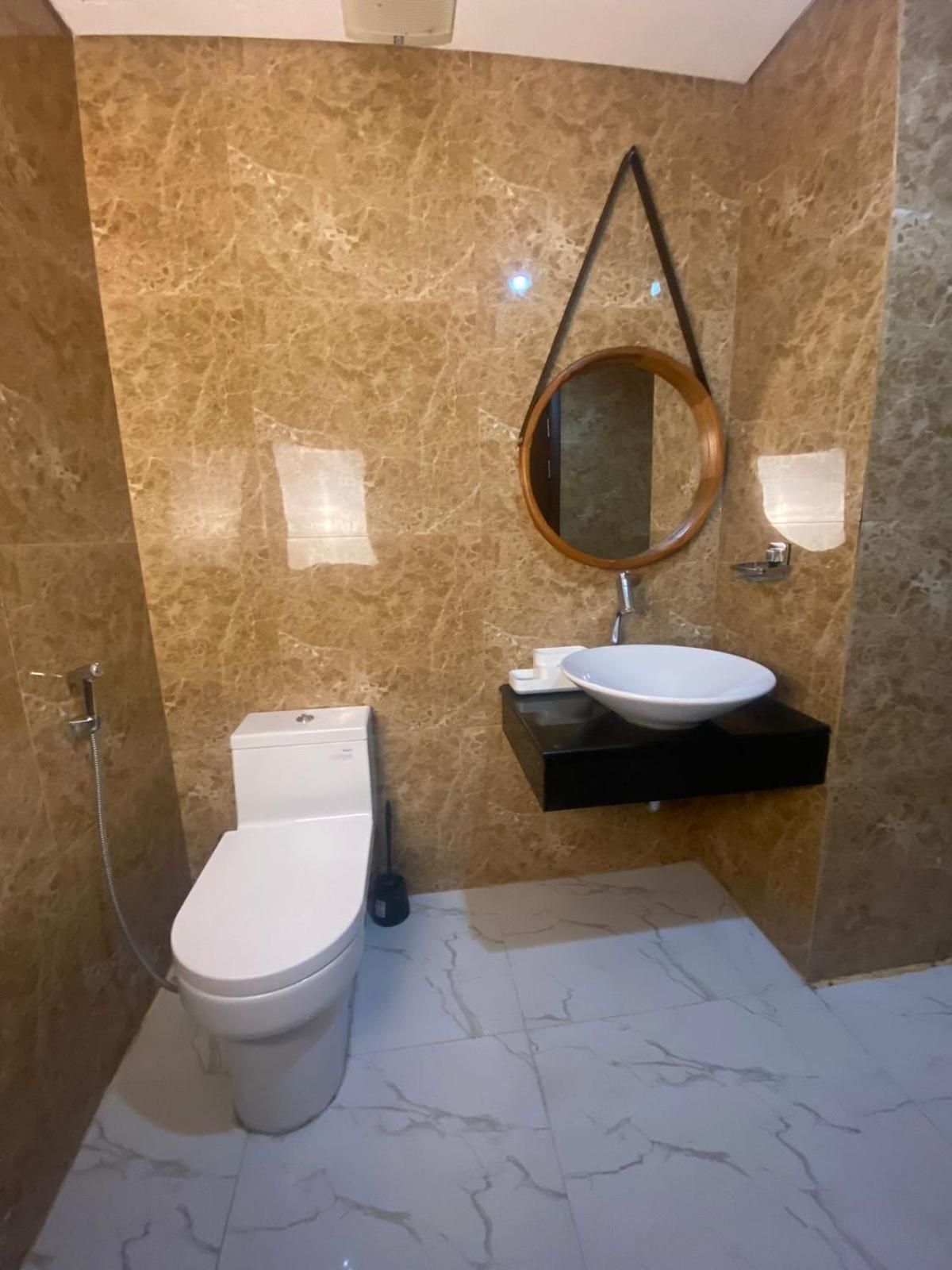 Comfy Grand Sungkon Lagoon Apartment Surabaya